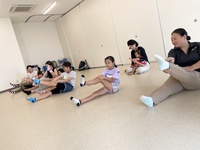 12/7(日)「おやこバレエストレッチ＆おやこヨガ」開催！(参加費無料講座)親子でゆったり笑顔になれる時間をお届けします。