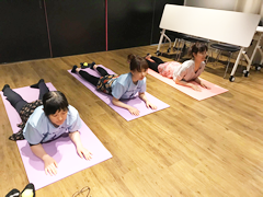 マットを使ってのバレエストレッチ